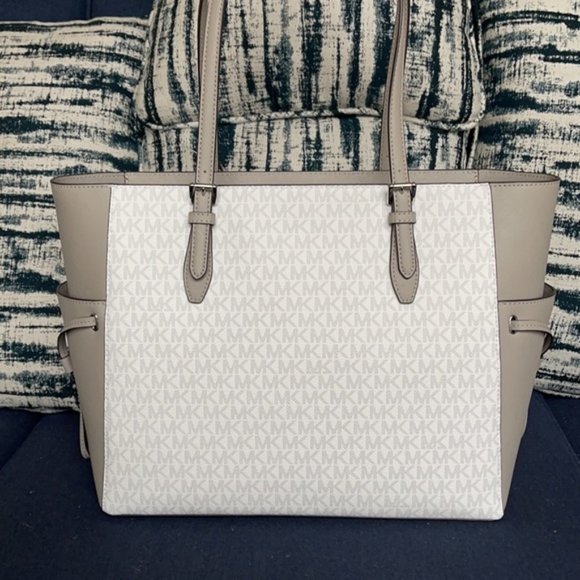 Michael Kors Gilly Large Drawstring Travel Tote Bag MK Bright White - Picture 13 of 16